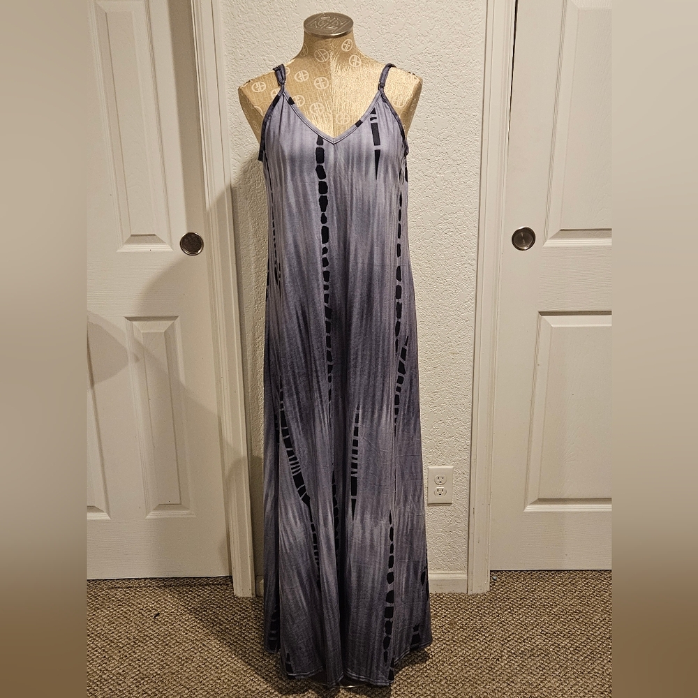 Elegant Gray Maxi Dress Size Small